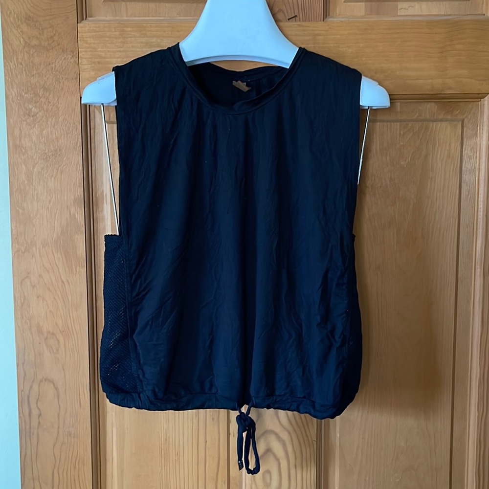 Mauji Cropped Sport Top